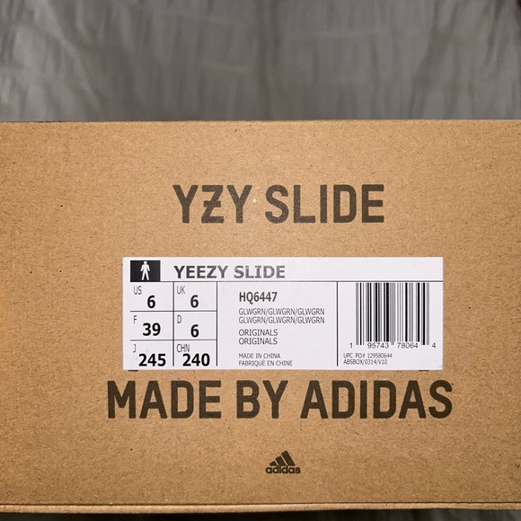 Selling all designer shoes; Dior, ysl, Yeezy, Nike, Gucci - Picture 16 of 16